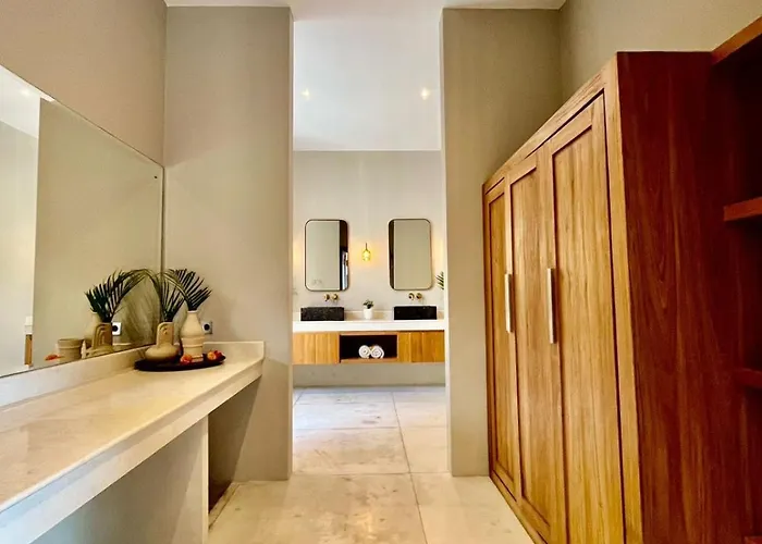 2 Bedroom Near Villa *